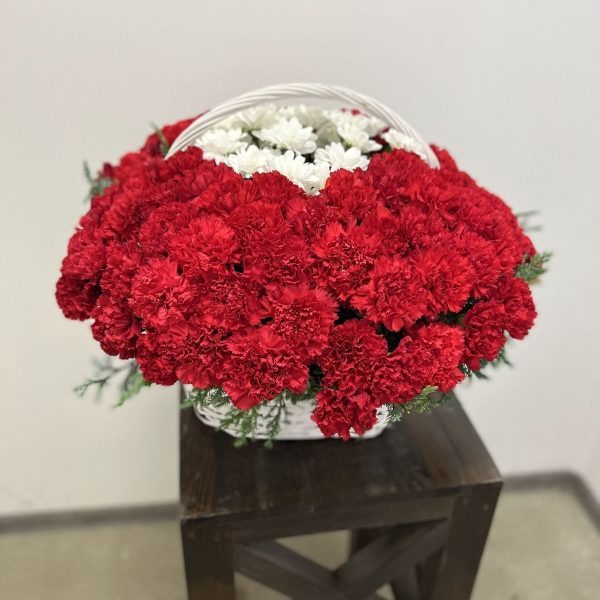 Корзины из живых цветов