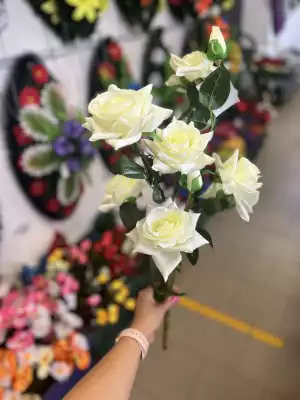 Букет искусственных роз, белый